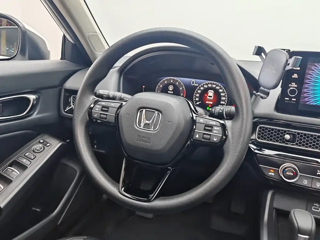 Model 2023 240TURBO CVT Leading Edition купить на сайте DeffCars