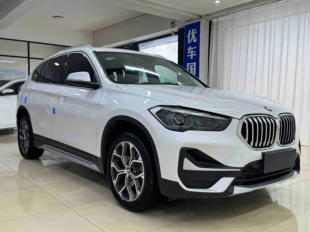 BMW X1 2021 sDrive20Li Exclusive Model купить на сайте DeffCars