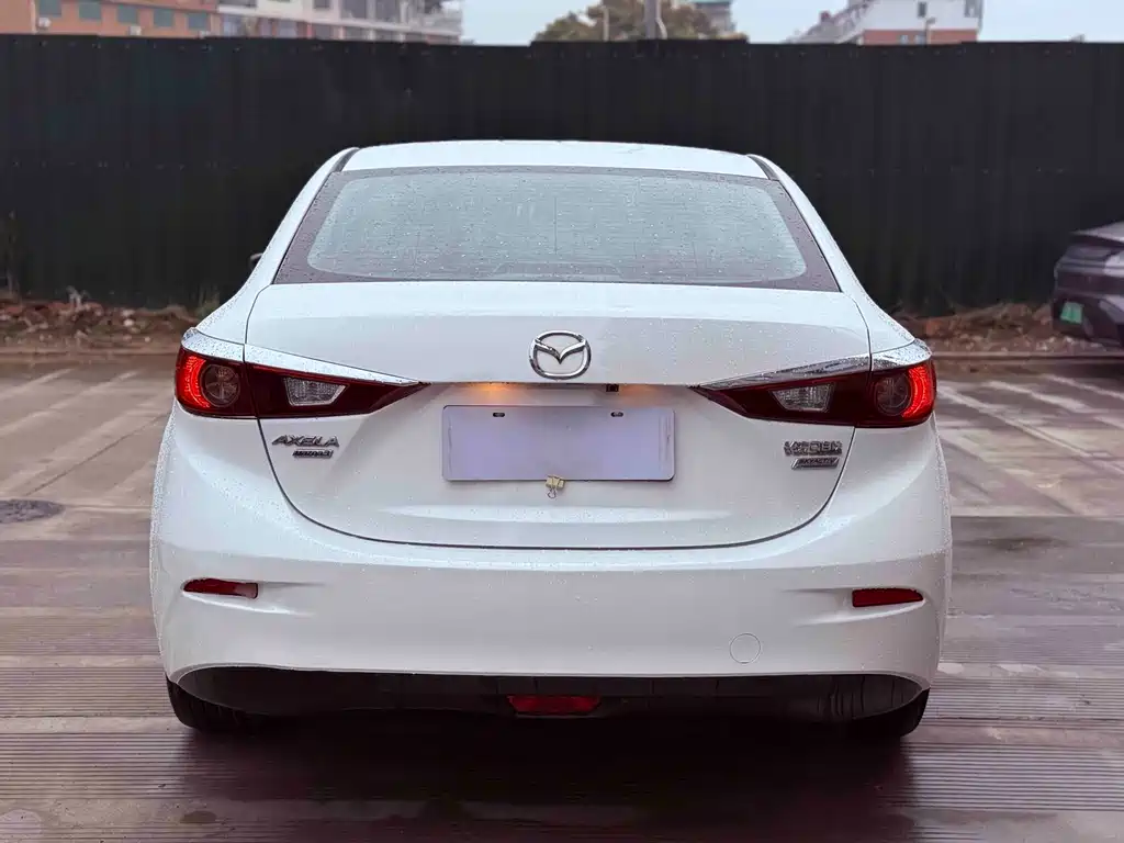Mazda3 Angkesela 2016 sedan 1.5L automatic comfort type купить на сайте DeffCars
