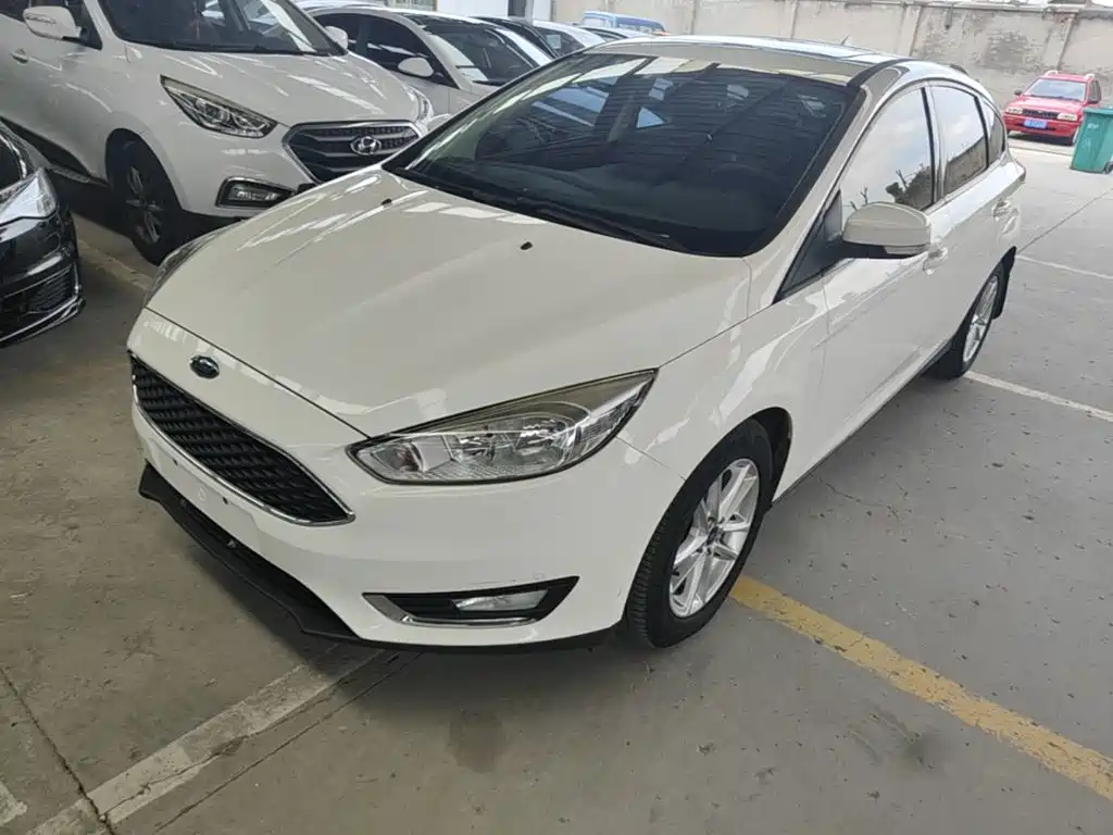 Focus 2015 Two-Bedroom 1.6L Automatic Stylish Edition купить на сайте DeffCars