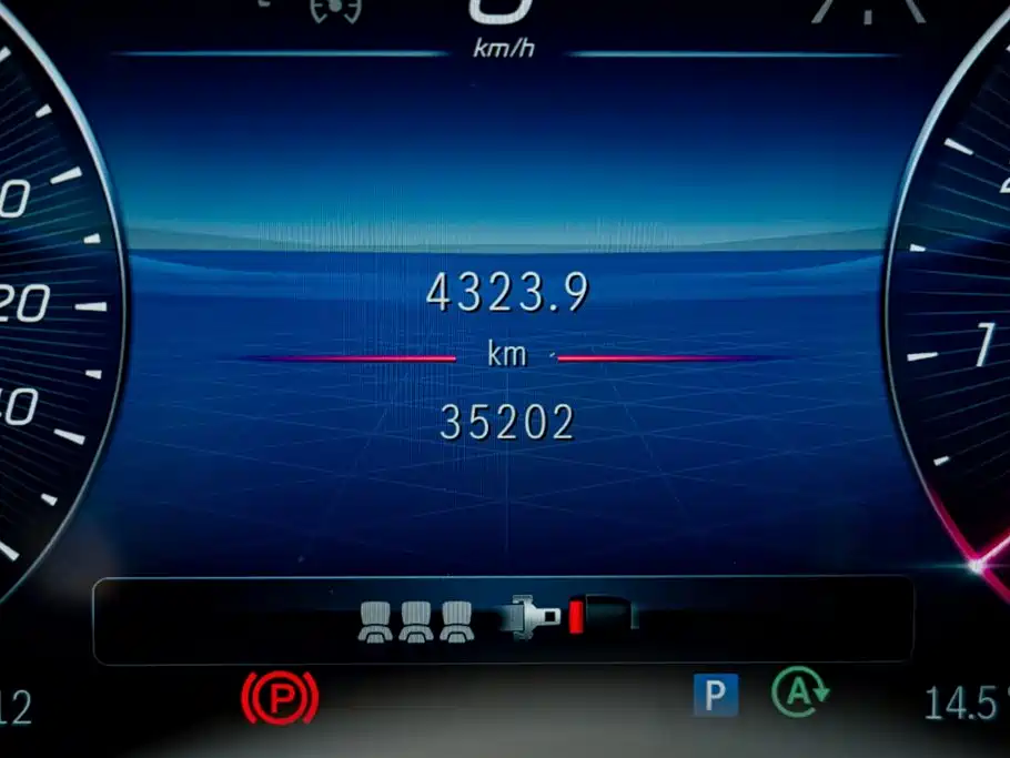 Mercedes-Benz C-Class 2023 facelift C 260 L sports version купить на сайте DeffCars