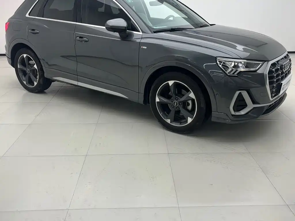 Audi Q3 2022 35 TFSI Fashionable and Dynamic купить на сайте DeffCars