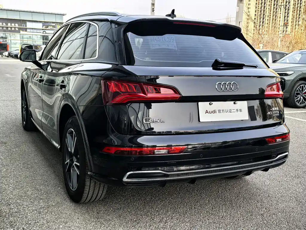 Audi Q5L 2020 40 TFSI enjoys fashionable style купить на сайте DeffCars