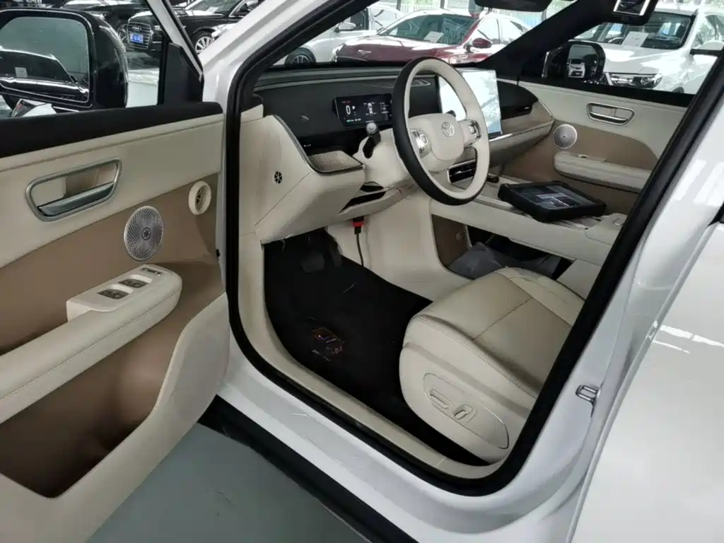 Platinum 3X 2025 520 Pro купить на сайте DeffCars