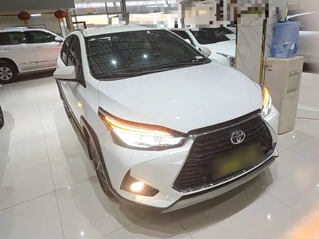 YARiS L Zhixuan 2022 Zhixuan X 1.5L CVT luxury PLUS version купить на сайте DeffCars