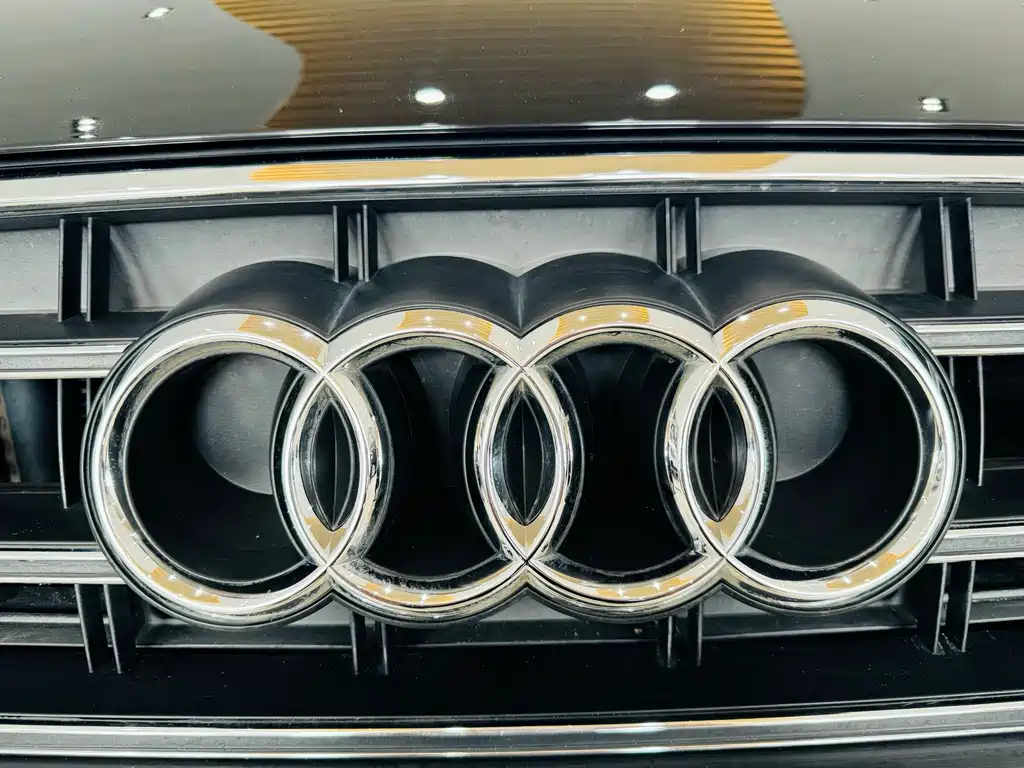 Audi A6L 2018 30th Anniversary Model 35 TFSI Fashion Model купить на сайте DeffCars