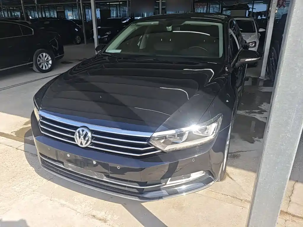MAGOTAN 2018 330TSI DSG luxury model купить на сайте DeffCars