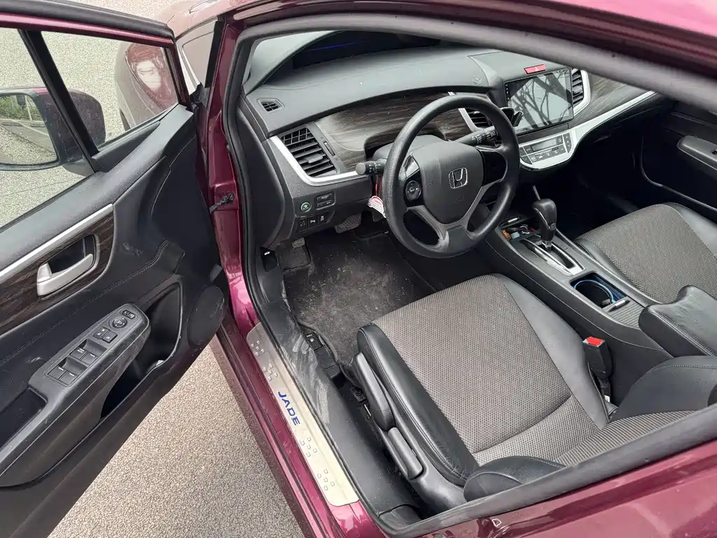Jade 2017 1.8L automatic comfort version 5 seats купить на сайте DeffCars
