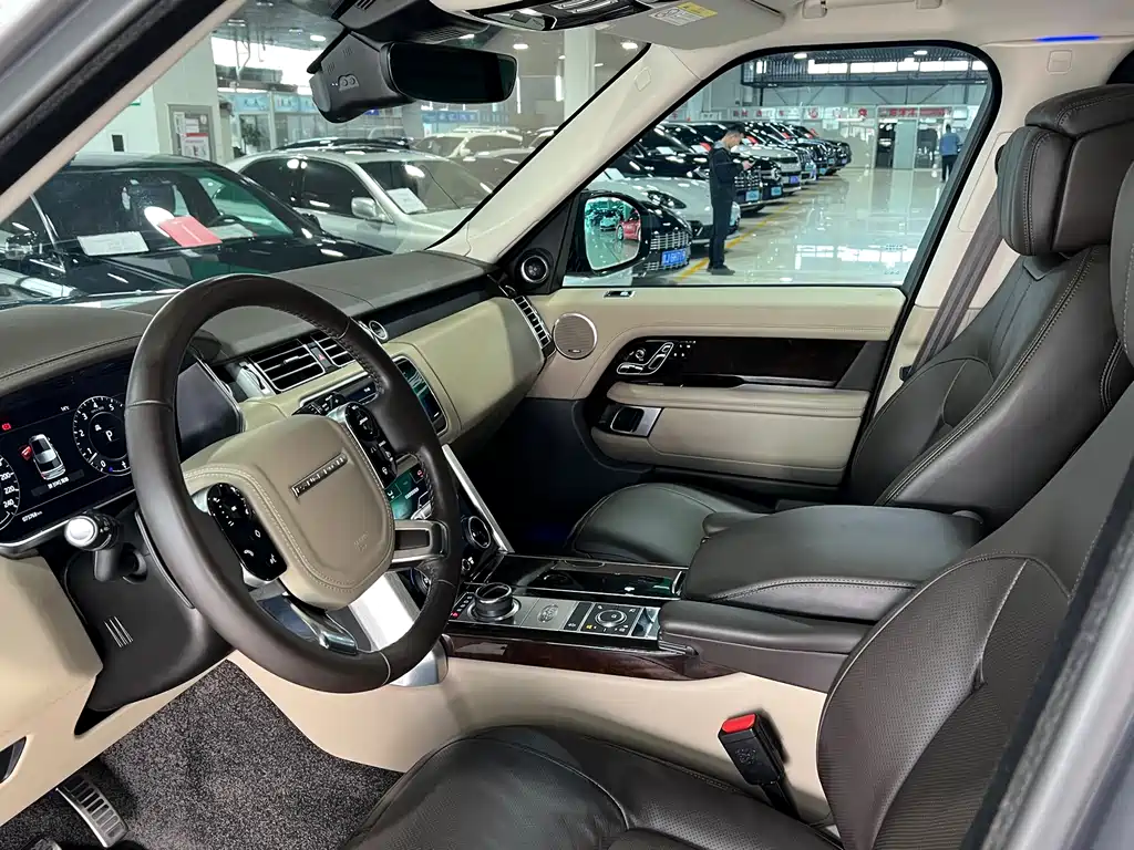 Range Rover 2022 3.0 L6 400PS Legendary Extended Classic Edition купить на сайте DeffCars