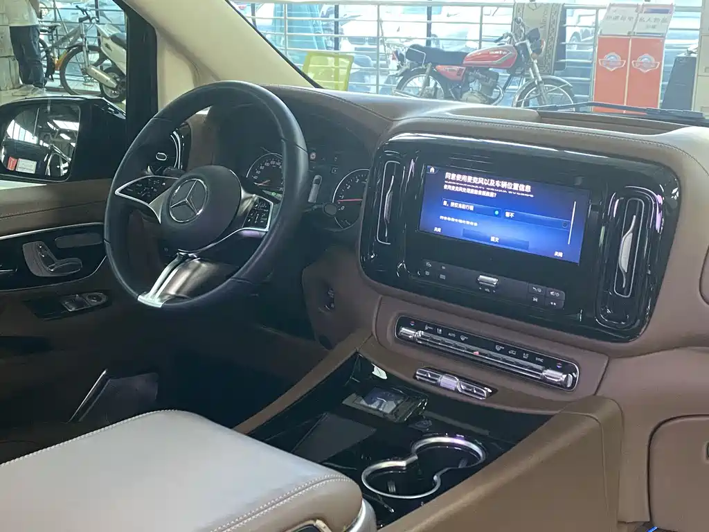 Vito 2024 2.0T Business Edition 7 seats купить на сайте DeffCars