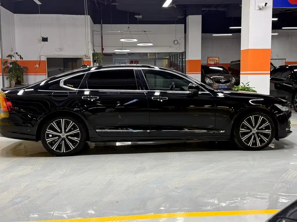 Volvo S90 2022 B5 Zhiyuan Luxury Edition купить на сайте DeffCars