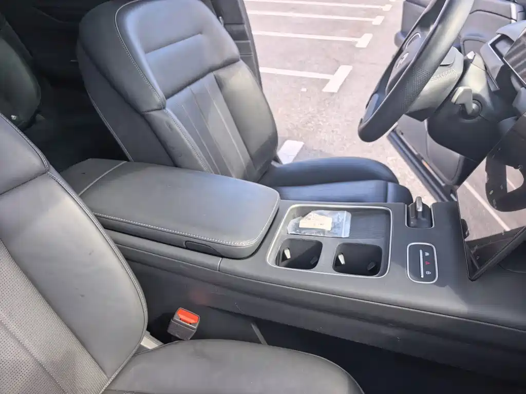 NIO ES8 2023 100kWh Signature Edition купить на сайте DeffCars