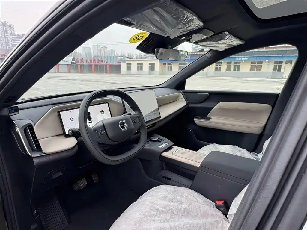 Volvo XC70 plug-in hybrid 2026 model 2WD long range Core купить на сайте DeffCars