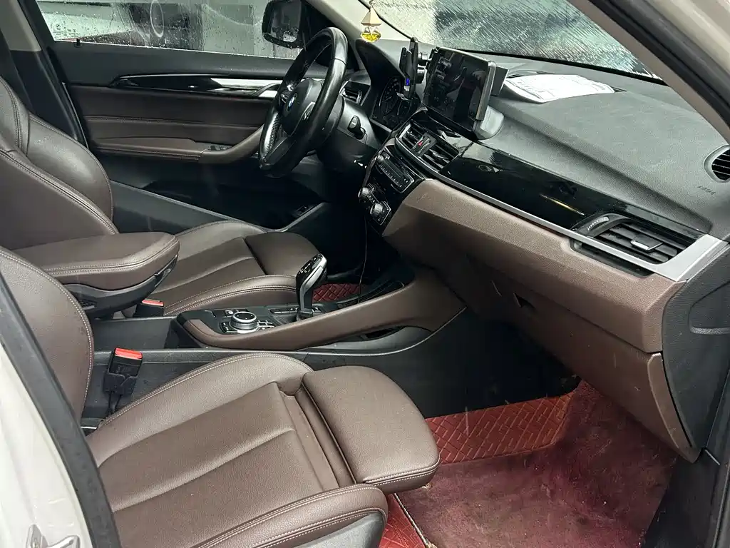 BMW X1 2022 sDrive25Li Leading Model купить на сайте DeffCars