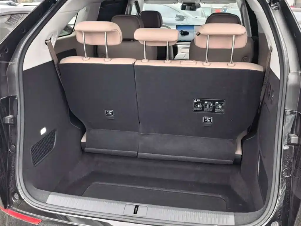 Xpeng X9 2025 pure electric 740 long battery life Max купить на сайте DeffCars