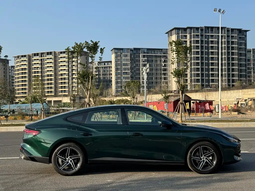 MG7 2025 1.5T 300 DCT Deluxe Edition купить на сайте DeffCars