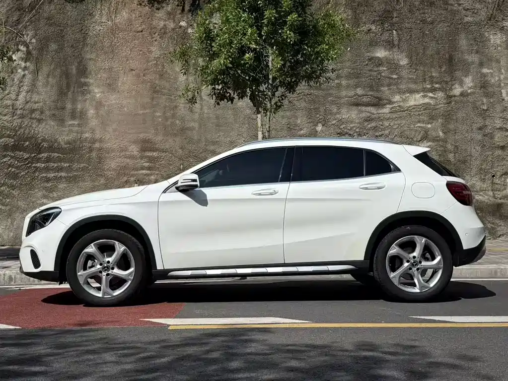 Mercedes-Benz GLA 2019 GLA 200 Fashion Model купить на сайте DeffCars