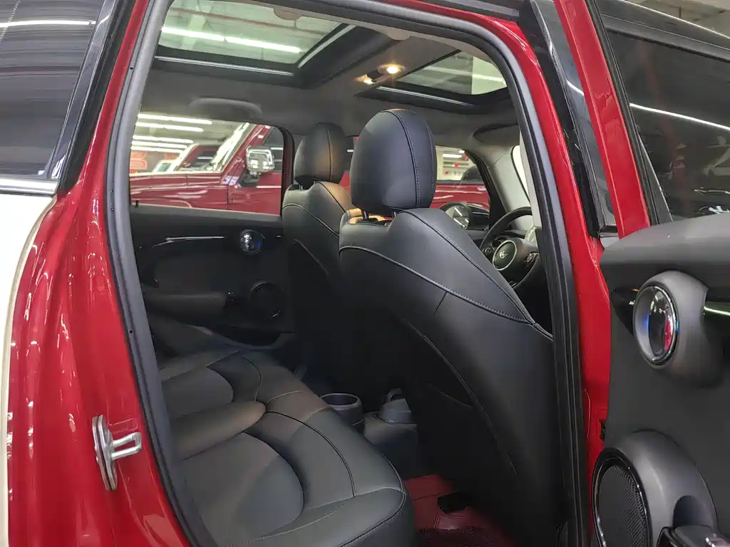 MINI 2021 1.5T COOPER Classic Five-Door Edition купить на сайте DeffCars