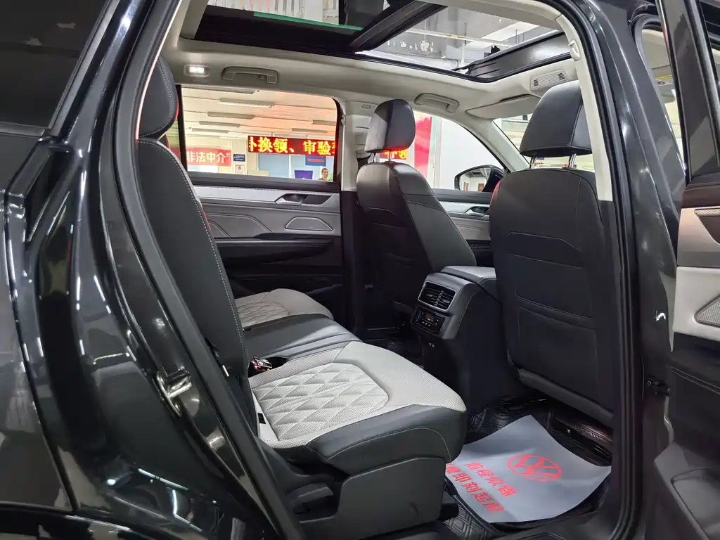 Lan Xun 2023 380TSI four-wheel drive R-Line first edition купить на сайте DeffCars