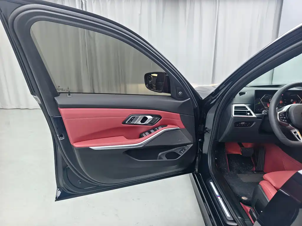 BMW 3 Series 2025 330Li Exclusive M Sports Night Package купить на сайте DeffCars
