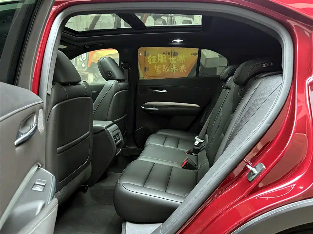 Cadillac XT4 2018 28T two-wheel drive leading model купить на сайте DeffCars