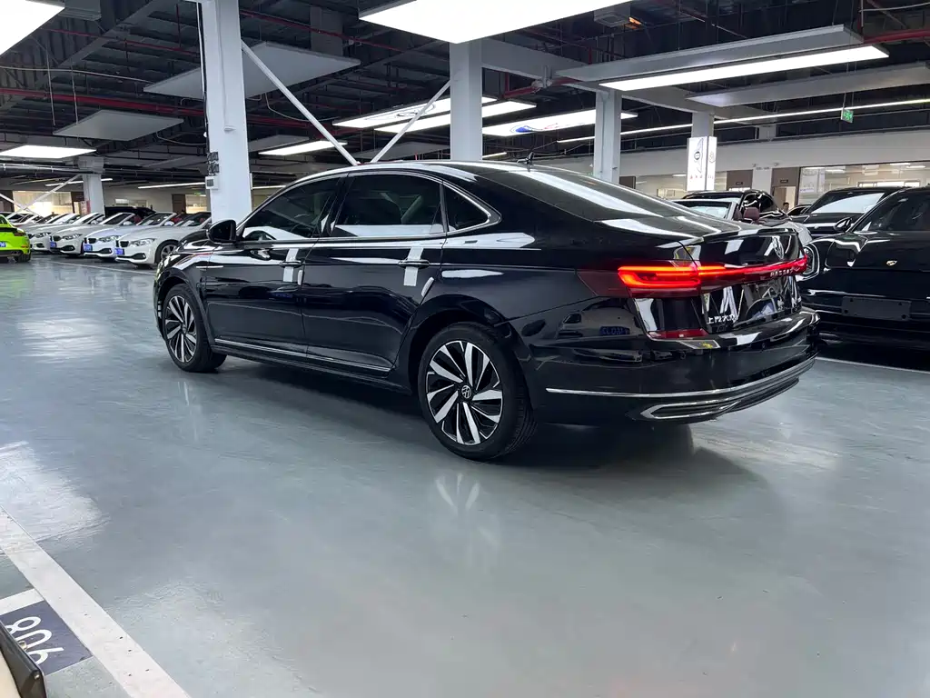 Passat 2023 380TSI Deluxe Edition купить на сайте DeffCars
