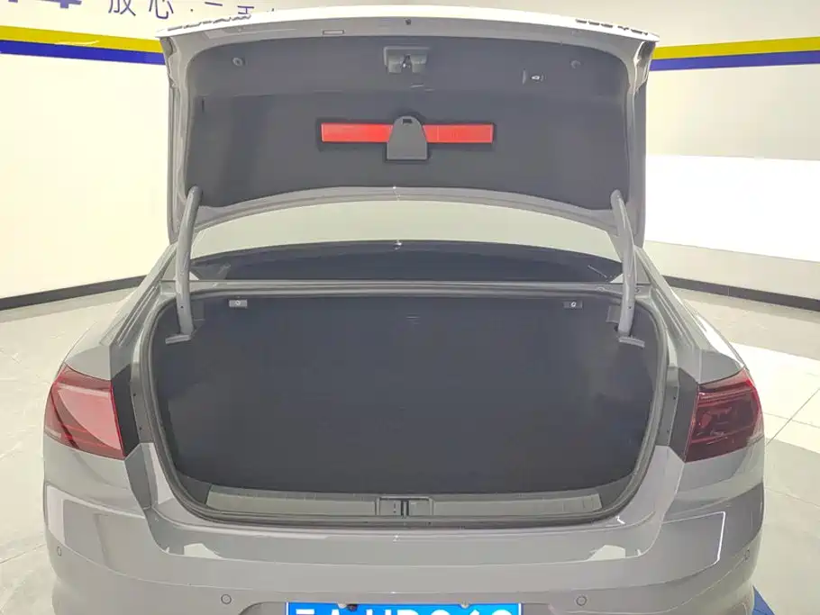Magotan 2023 2 million commemorative edition 330TSI DSG luxury model купить на сайте DeffCars