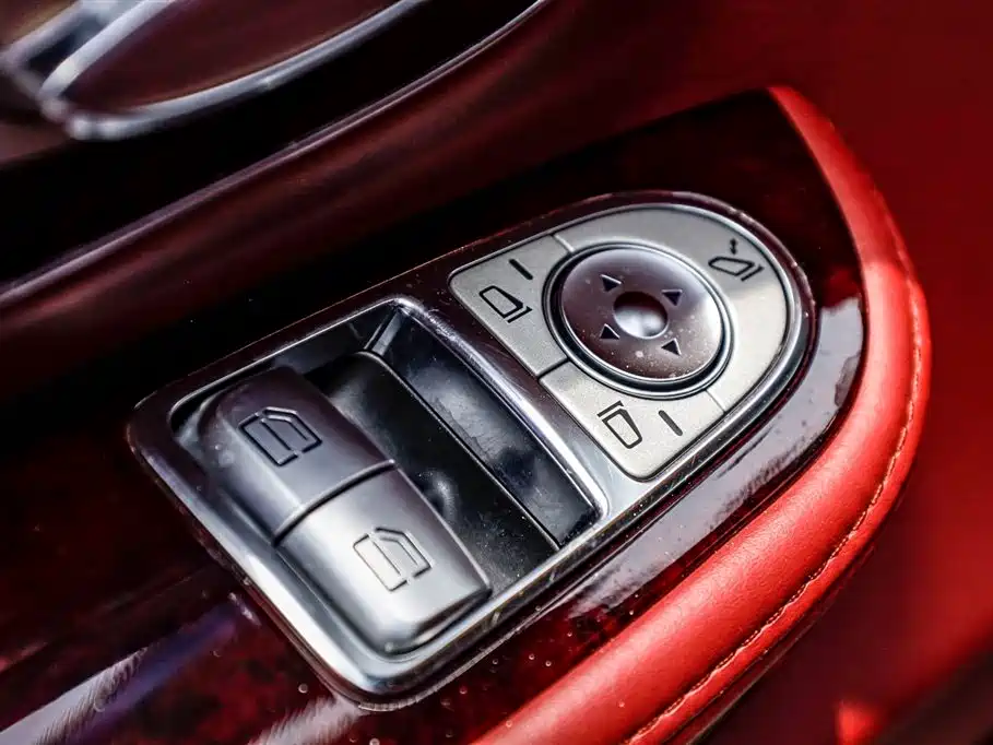 Mercedes-Benz V-Class 2017 V 260 L Premium Extended Edition купить на сайте DeffCars