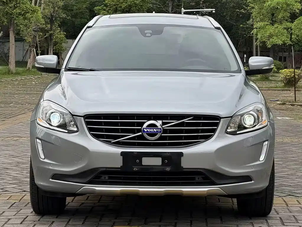 Volvo XC60 imported 2014 T5 Zhiya version купить на сайте DeffCars