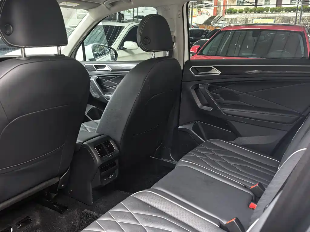 Tiguan L 2023 300TSI automatic two-wheel drive smart version купить на сайте DeffCars
