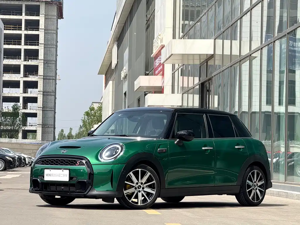 Mini 2021 2.0T Cooper S Classic Pie Five Door Edition купить на сайте DeffCars