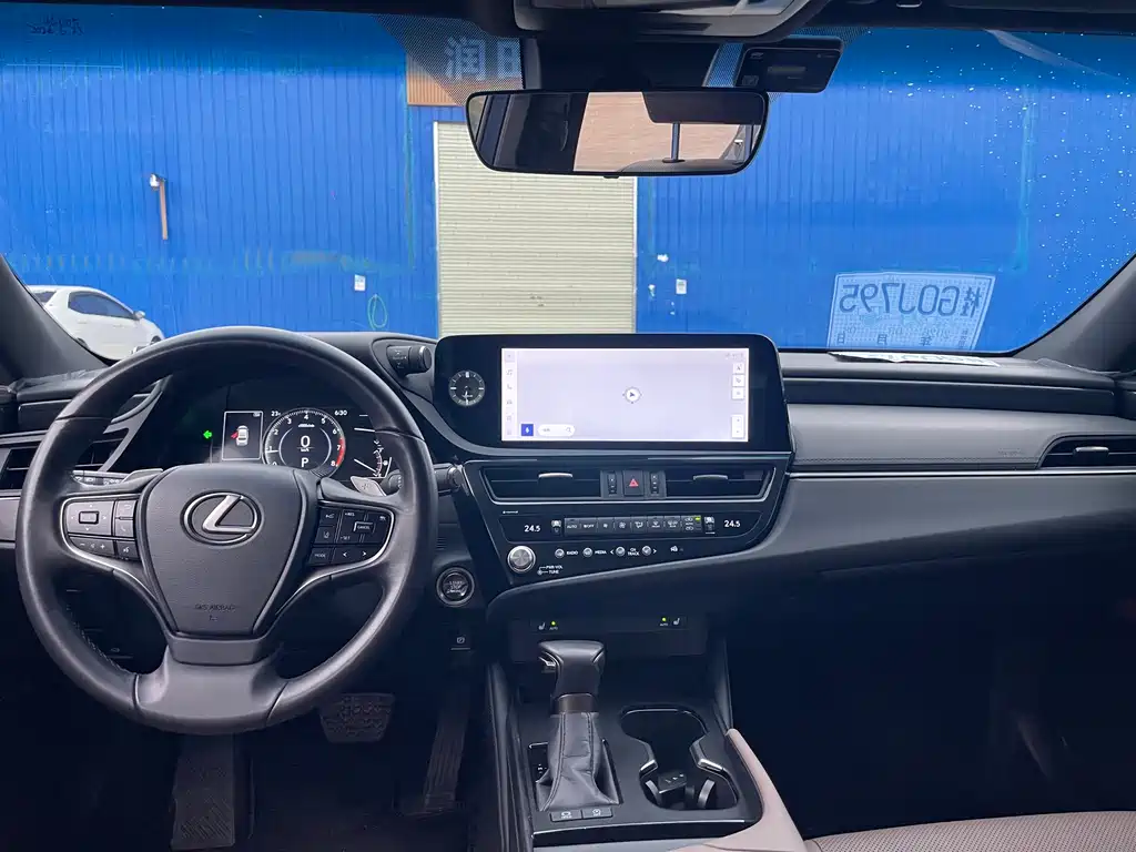 Lexus ES 2023 200 Excellence Edition купить на сайте DeffCars