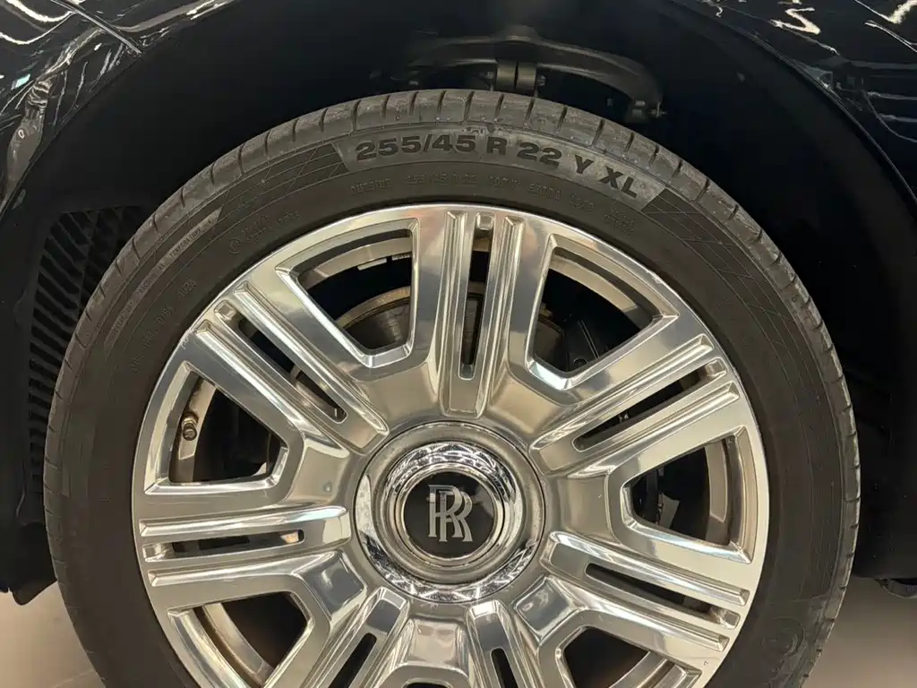 Cullinan 2018 five-seater version купить на сайте DeffCars