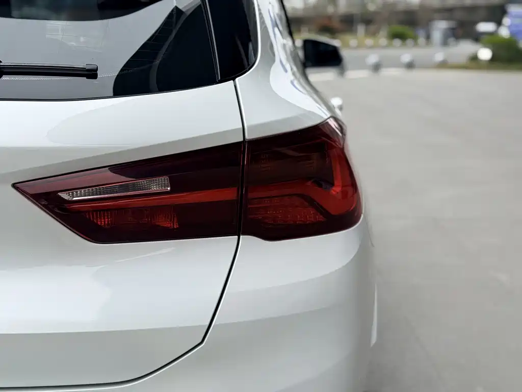 BMW X2 2021 sDrive25i leading M sports package купить на сайте DeffCars