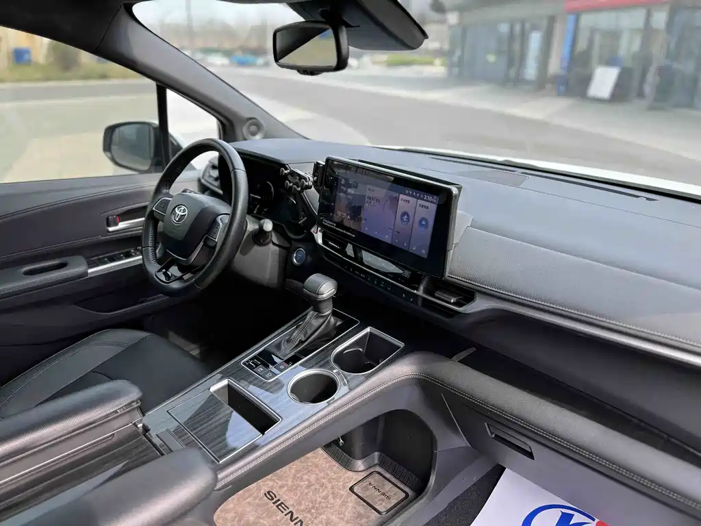 SIENNA 2021 2.5L Hybrid Premium Edition купить на сайте DeffCars