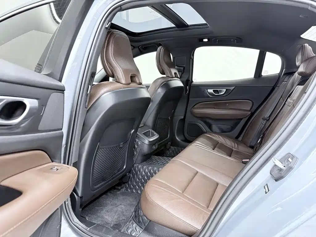 Volvo S60 2023 B4 Zhiyi Luxury Edition купить на сайте DeffCars