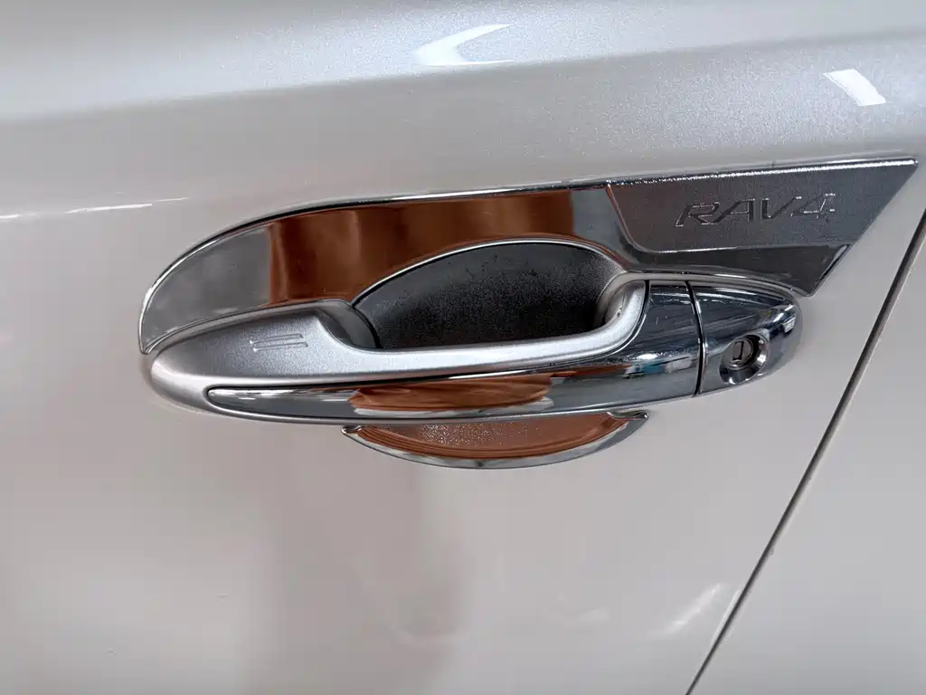 RAV4 Rongfang 2018 2.5L automatic four-wheel drive Elite i version купить на сайте DeffCars