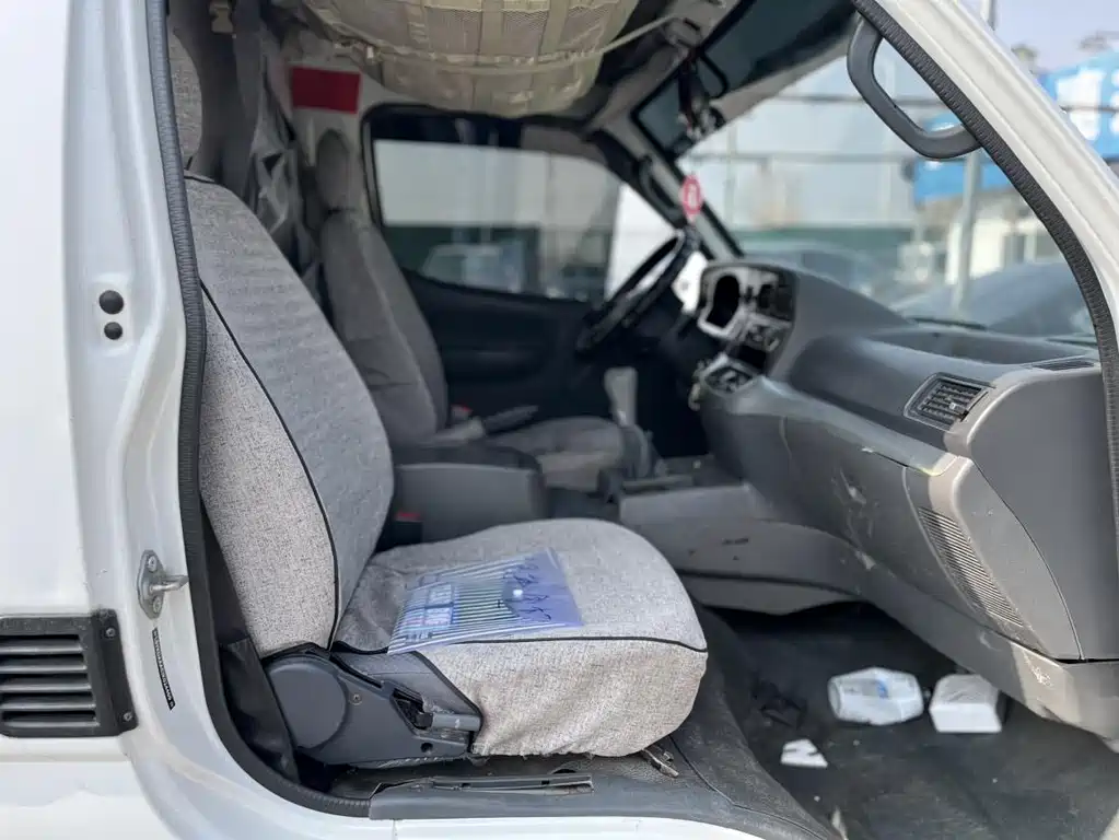 Jinbei Hiace 2018 2.0L fifth generation box cargo standard top 2 seats 4G19 купить на сайте DeffCars