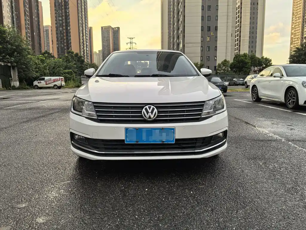 Lavida 2017 1.6L automatic comfort version купить на сайте DeffCars