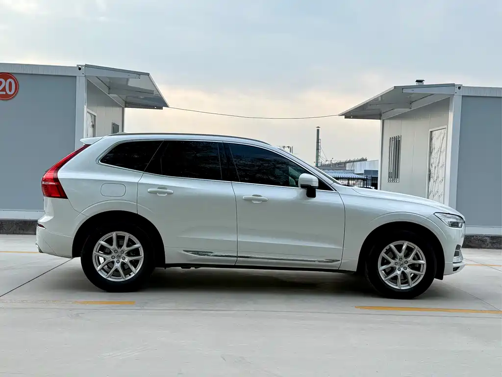 Volvo XC60 2020 T5 four-wheel drive Zhiyi Luxury Edition купить на сайте DeffCars