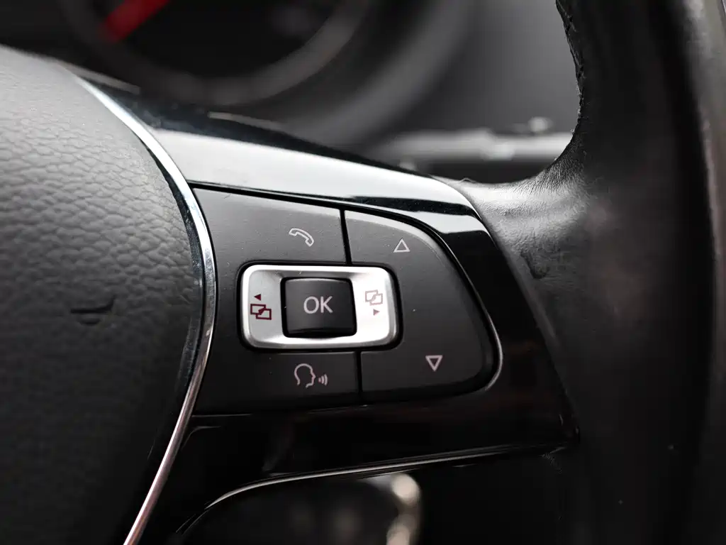 Polo 2016 1.6L automatic comfort model купить на сайте DeffCars