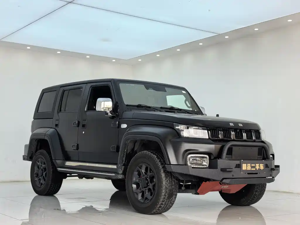 Beijing off-road BJ40 2023 2.0T automatic four-wheel drive city hunter version knight type купить на сайте DeffCars