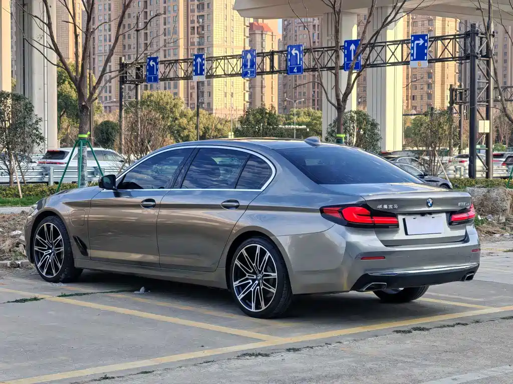BMW 5 Series New Energy 2021 535Le Luxury Package купить на сайте DeffCars