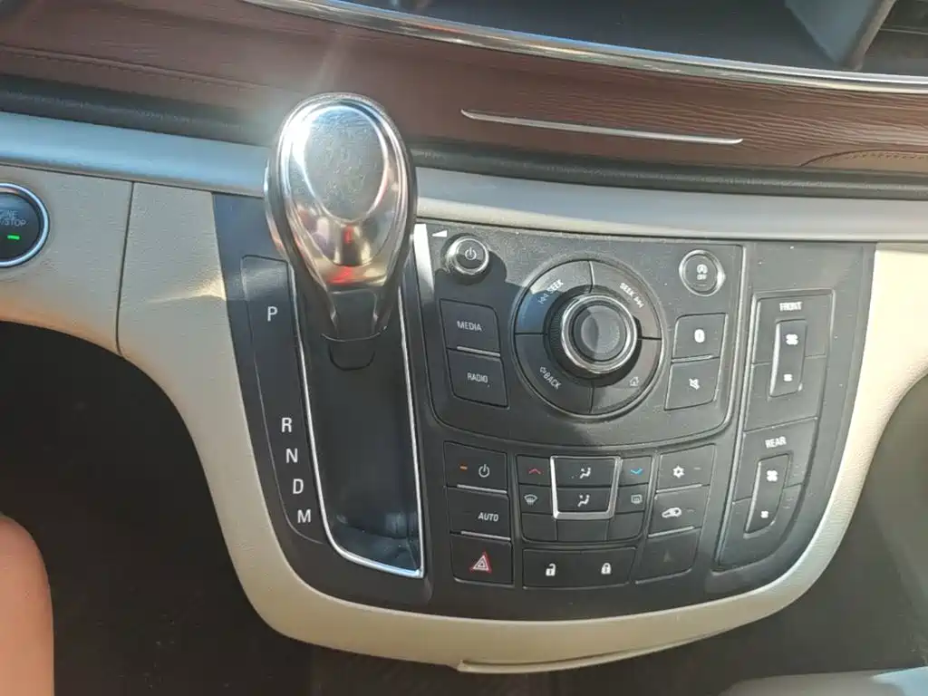 Buick GL8 2018 28T Comfort Type National VI купить на сайте DeffCars
