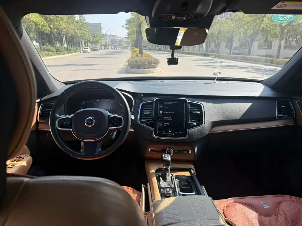 Volvo XC90 2019 T6 Zhiyi Edition 7 seats National VI купить на сайте DeffCars