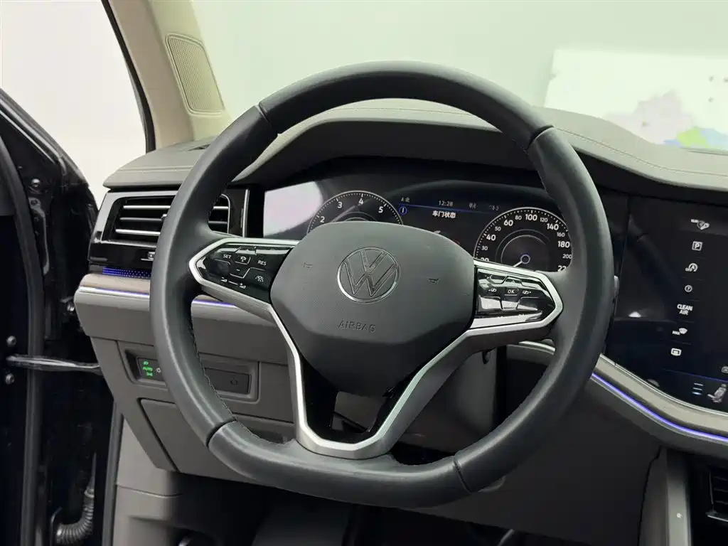 Touareg 2023 3.0TSI Ruixiang Edition Classic Sports Package купить на сайте DeffCars