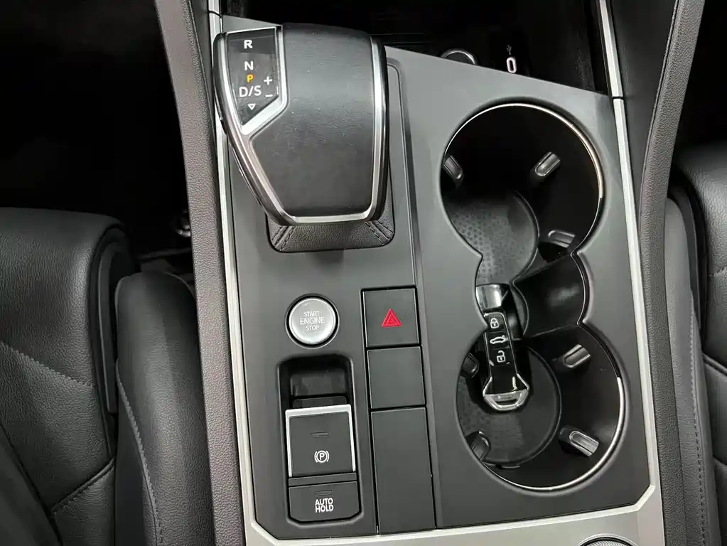 Touareg 2021 2.0TSI Pilot Special Edition купить на сайте DeffCars
