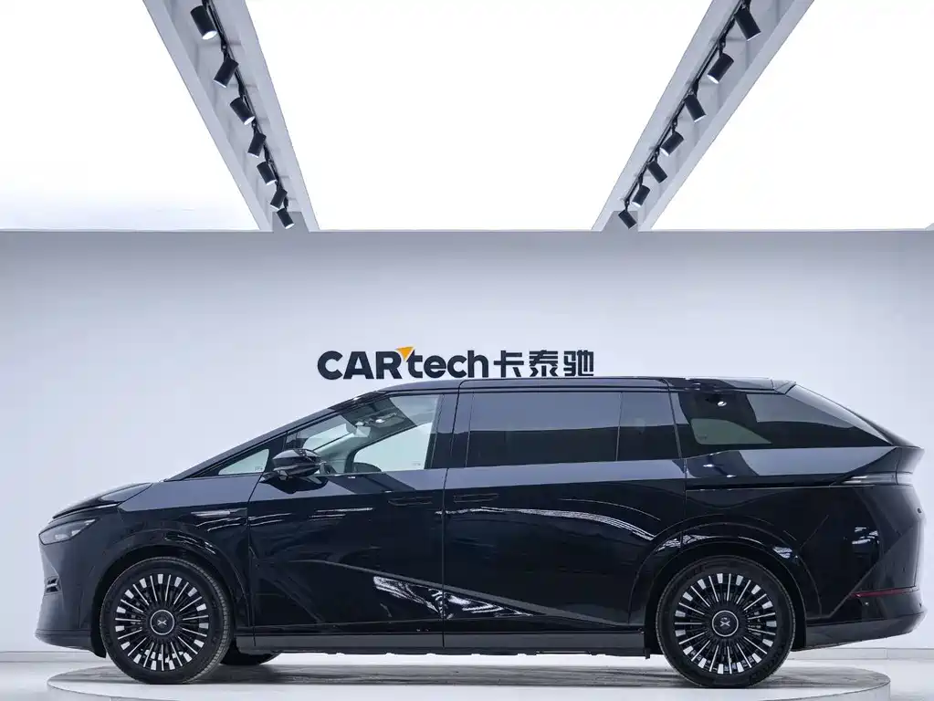 Xpeng X9 2025 pure electric 740 long battery life Max купить на сайте DeffCars