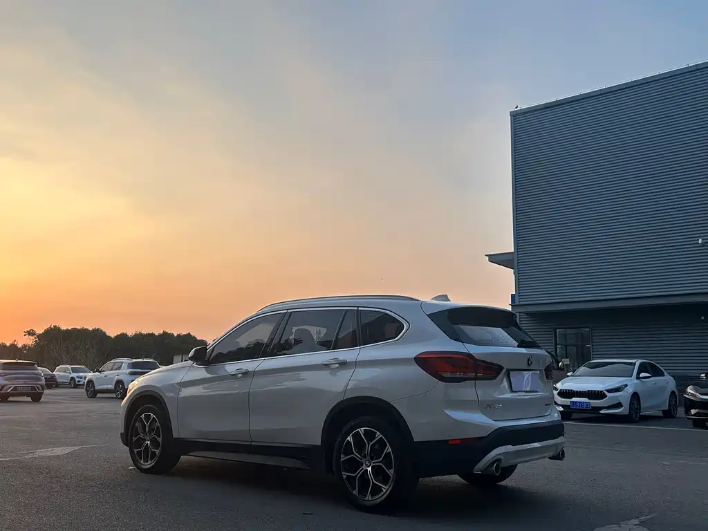 BMW X1 2021 sDrive25Li Leading Model купить на сайте DeffCars