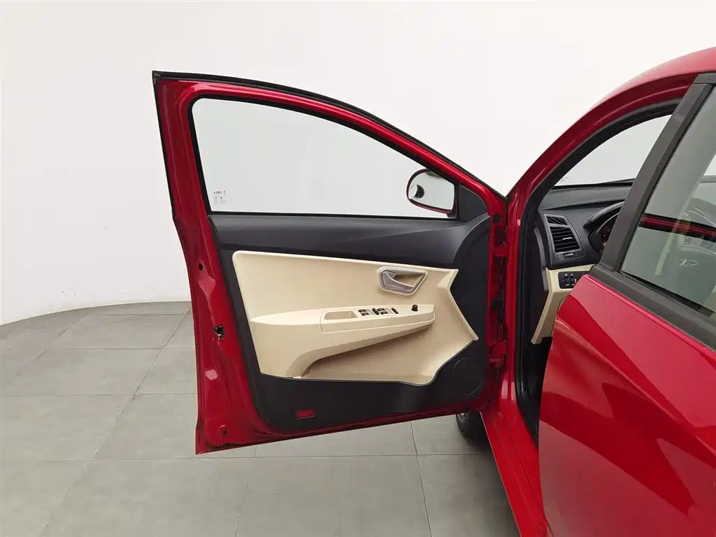 Fengyun 2 2013 hatchback 1.5L manual sharp version купить на сайте DeffCars